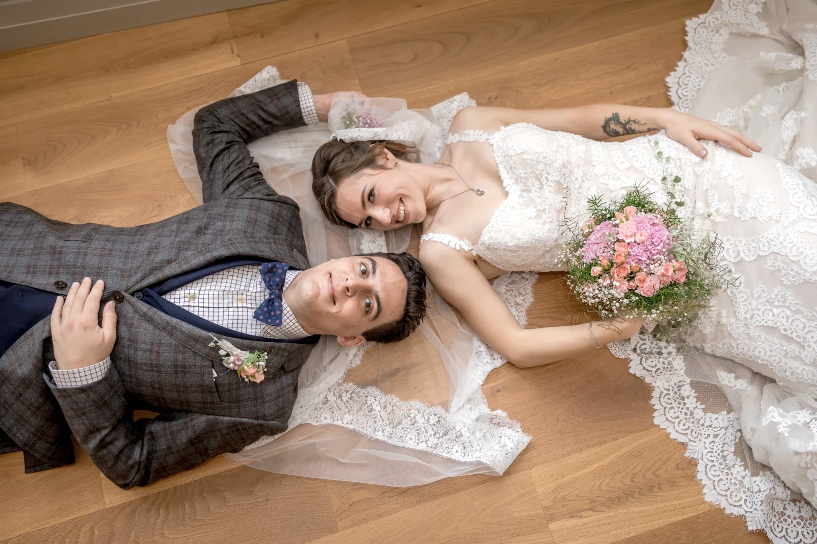 Kopf an Kopf auf dem Parkett – Hochzeit von Daniel und Steffi auf Schloss Heringen