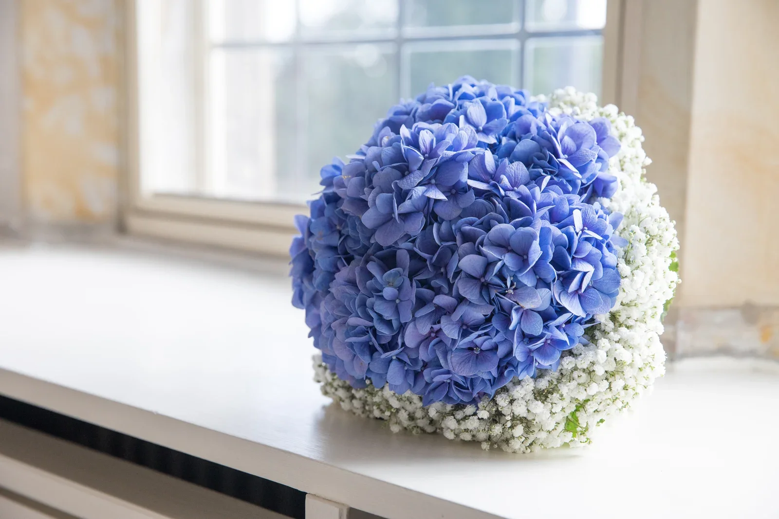 Der blaue Brautstrauß – Hochzeit von Christiane und Felix in Schloss Kronberg