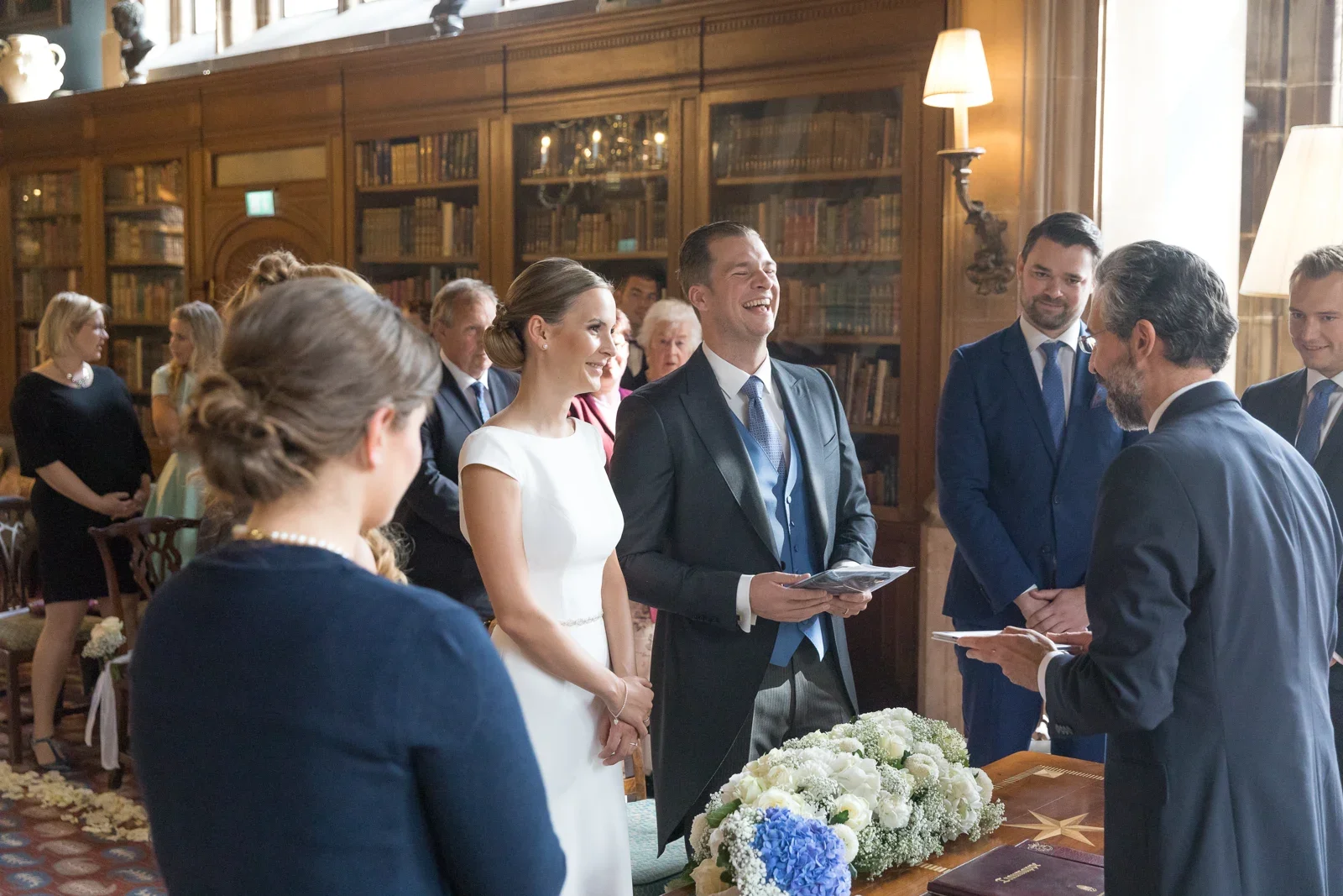 Die Unterschriften bei der standesamtlichen Trauung – Hochzeit von Christiane und Felix in Schloss Kronberg