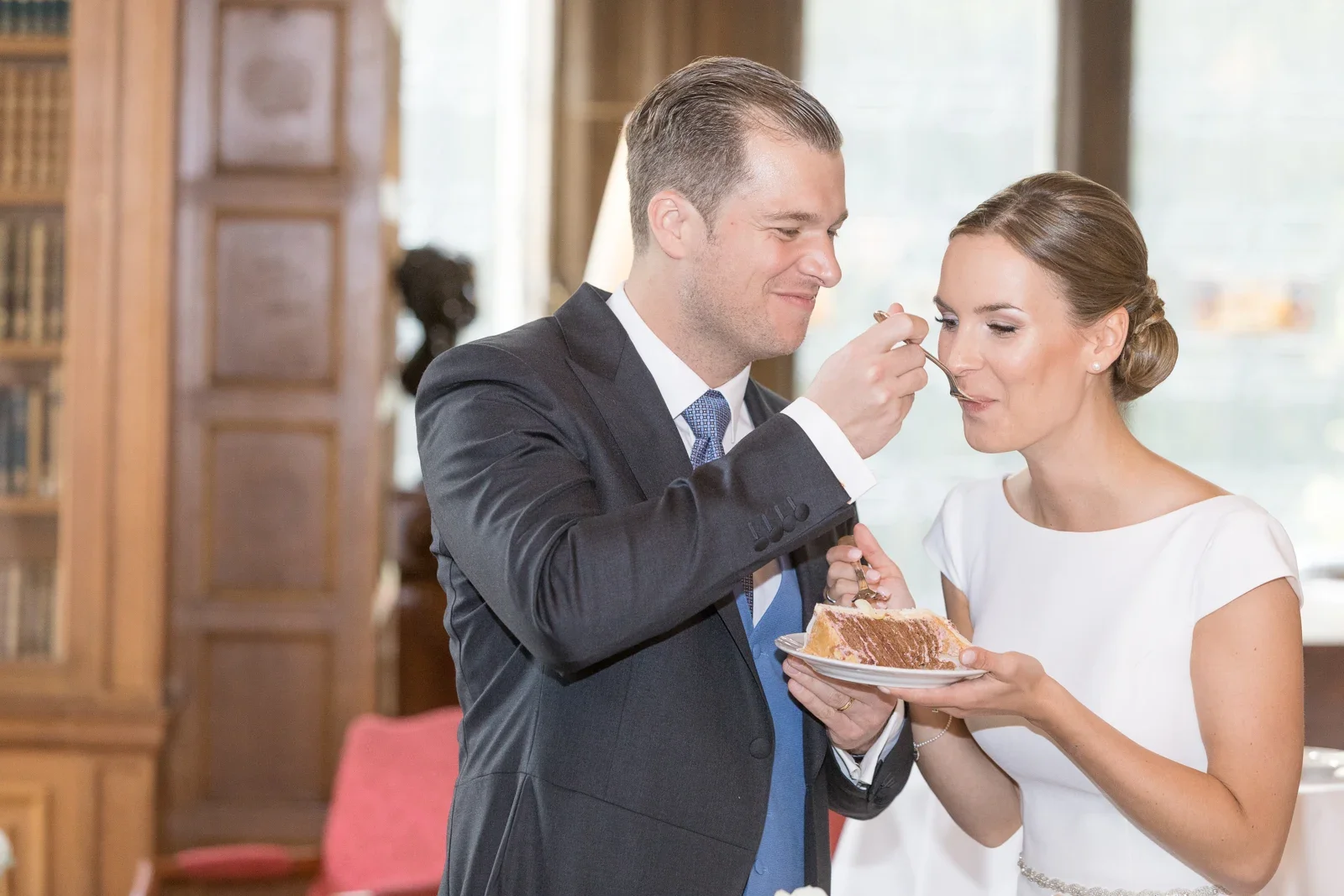 Ein Stück Hochzeitstorte für Christiane – Hochzeit von Christiane und Felix in Schloss Kronberg