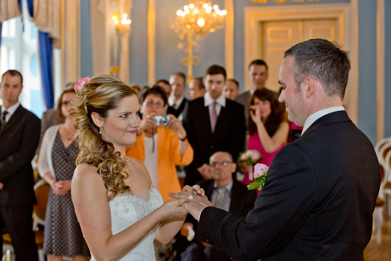 Nora und Markus beim Ringtausch – Hochzeit auf Schloss Sondershausen