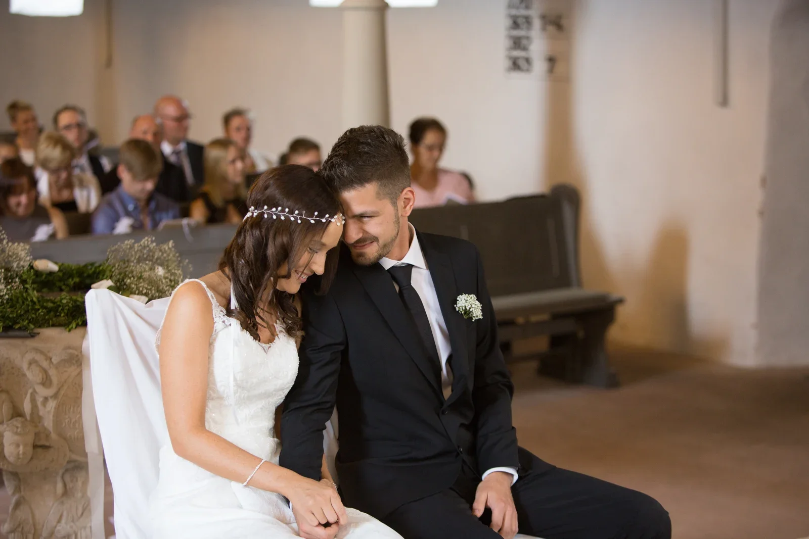 Ein vertrauter Moment zwischen den beiden – Hochzeit von Tanja und Dominick in Steinbach-Hallenberg