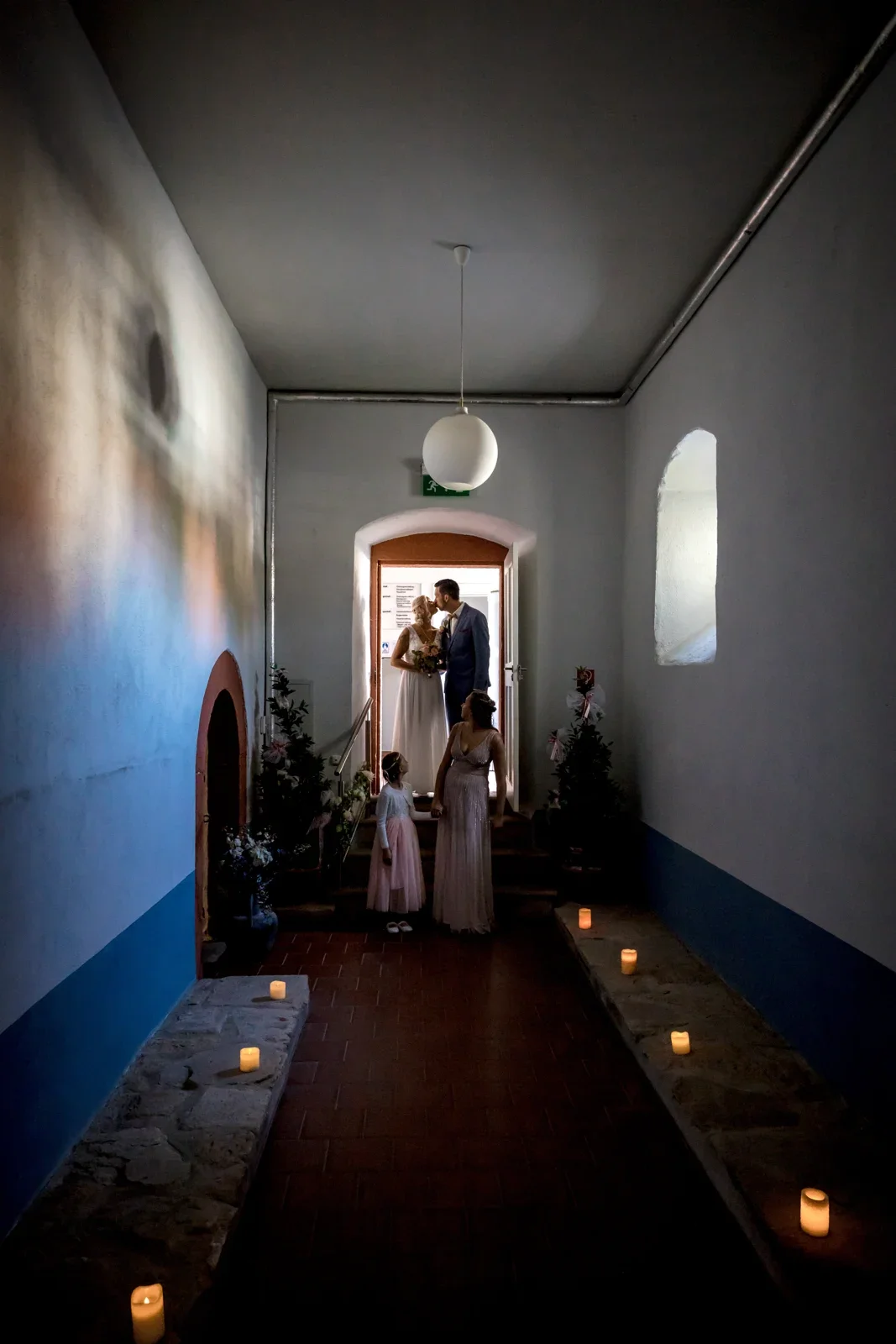 Auf dem Weg ins Standesamt Tonna – Hochzeit von Regina und Eik in Tonna und Dachwig