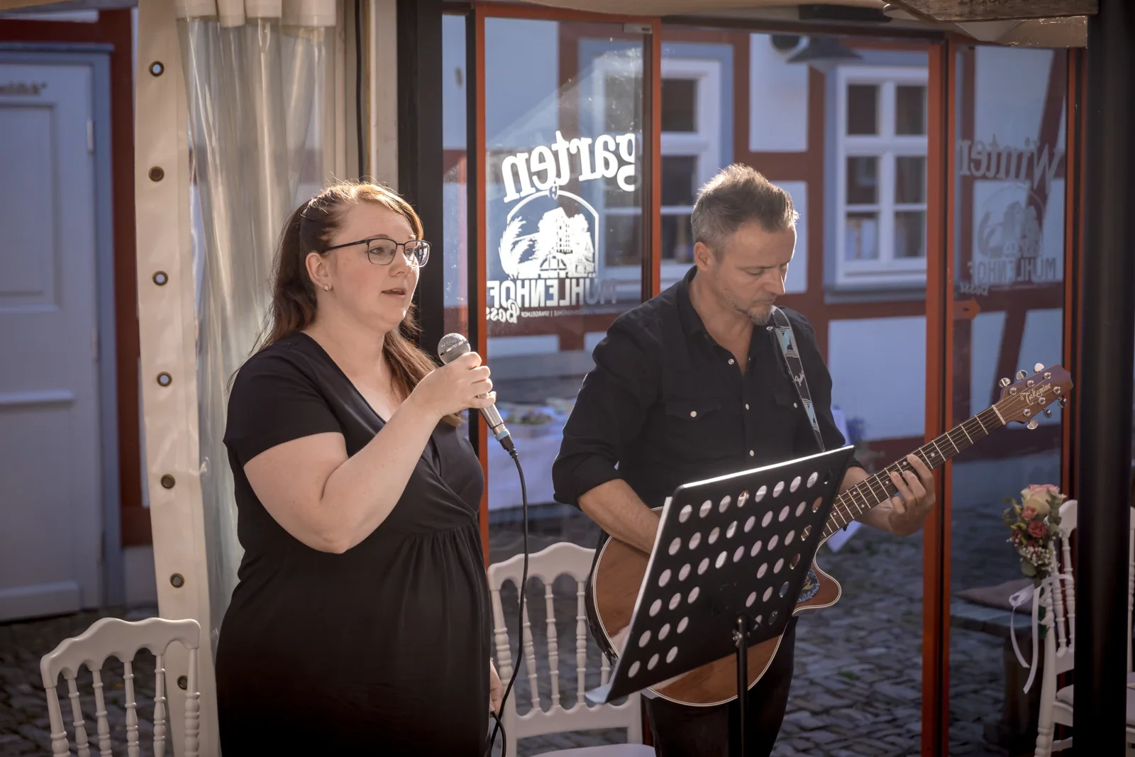 Musik begleitet die Zeremonie – Hochzeit von Regina und Eik in Tonna und Dachwig