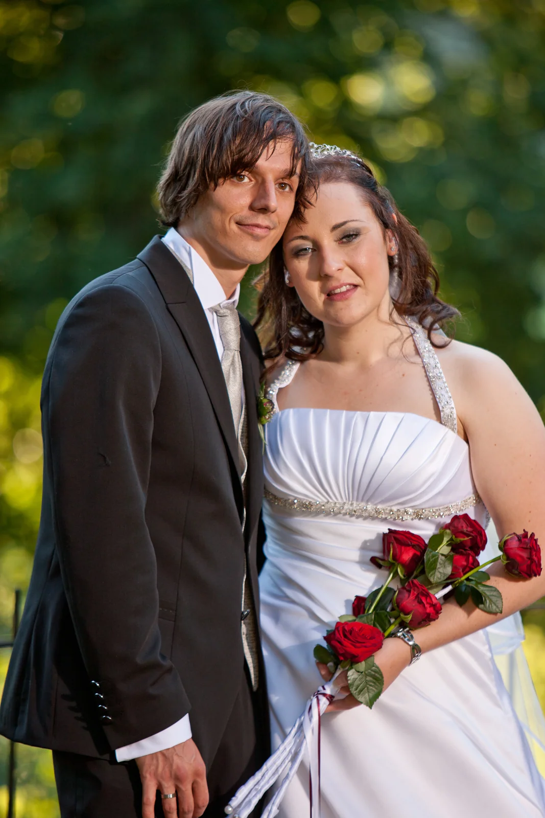 Ein gemeinsames Portrait im Grünen – Hochzeitsreportage von Vanessa und Sebastian