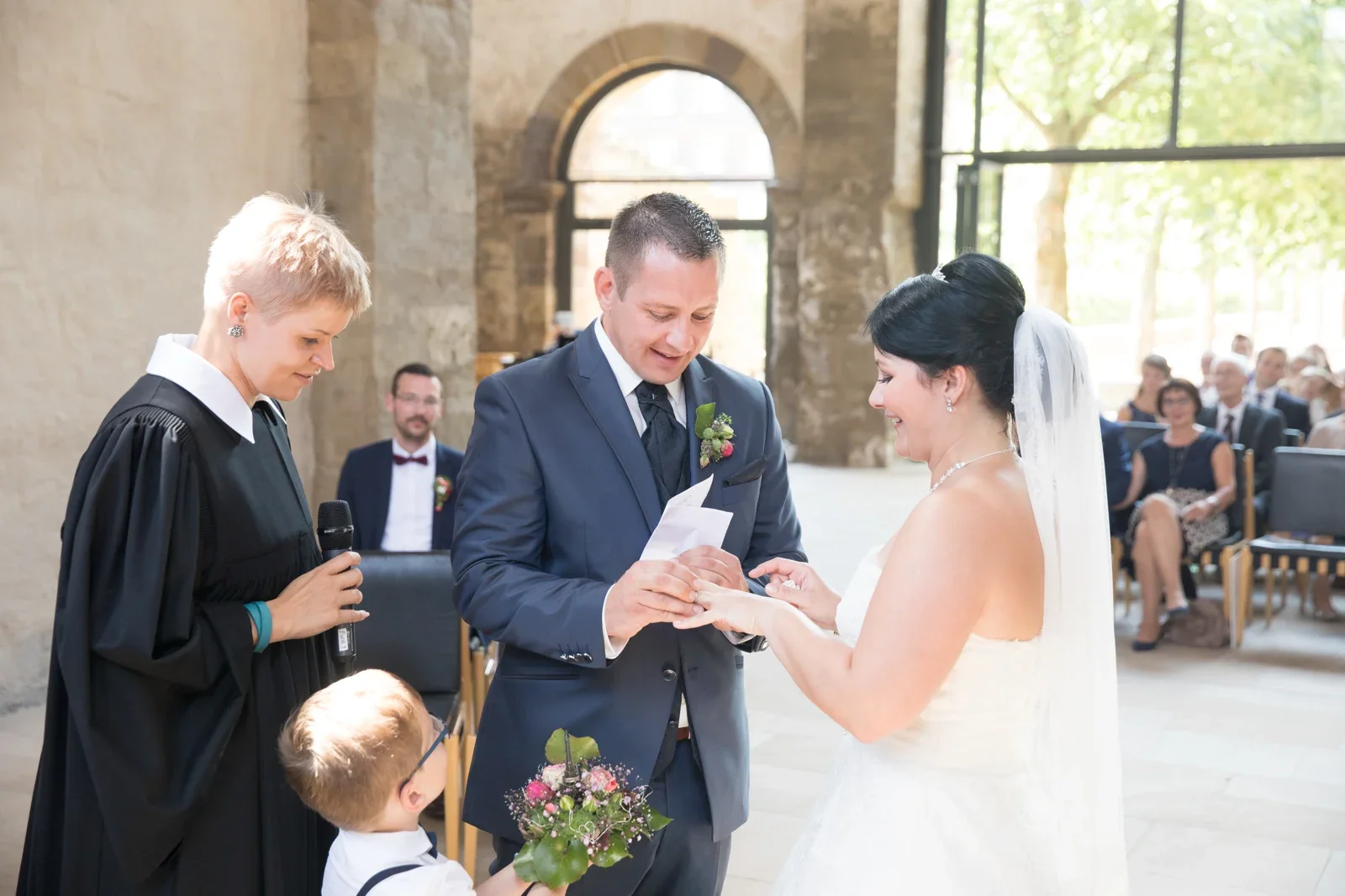 Der Ringwechsel in der Klosterkirche Volkenroda – Hochzeit von Dana und Matthias in Volkenroda und Mühlhausen