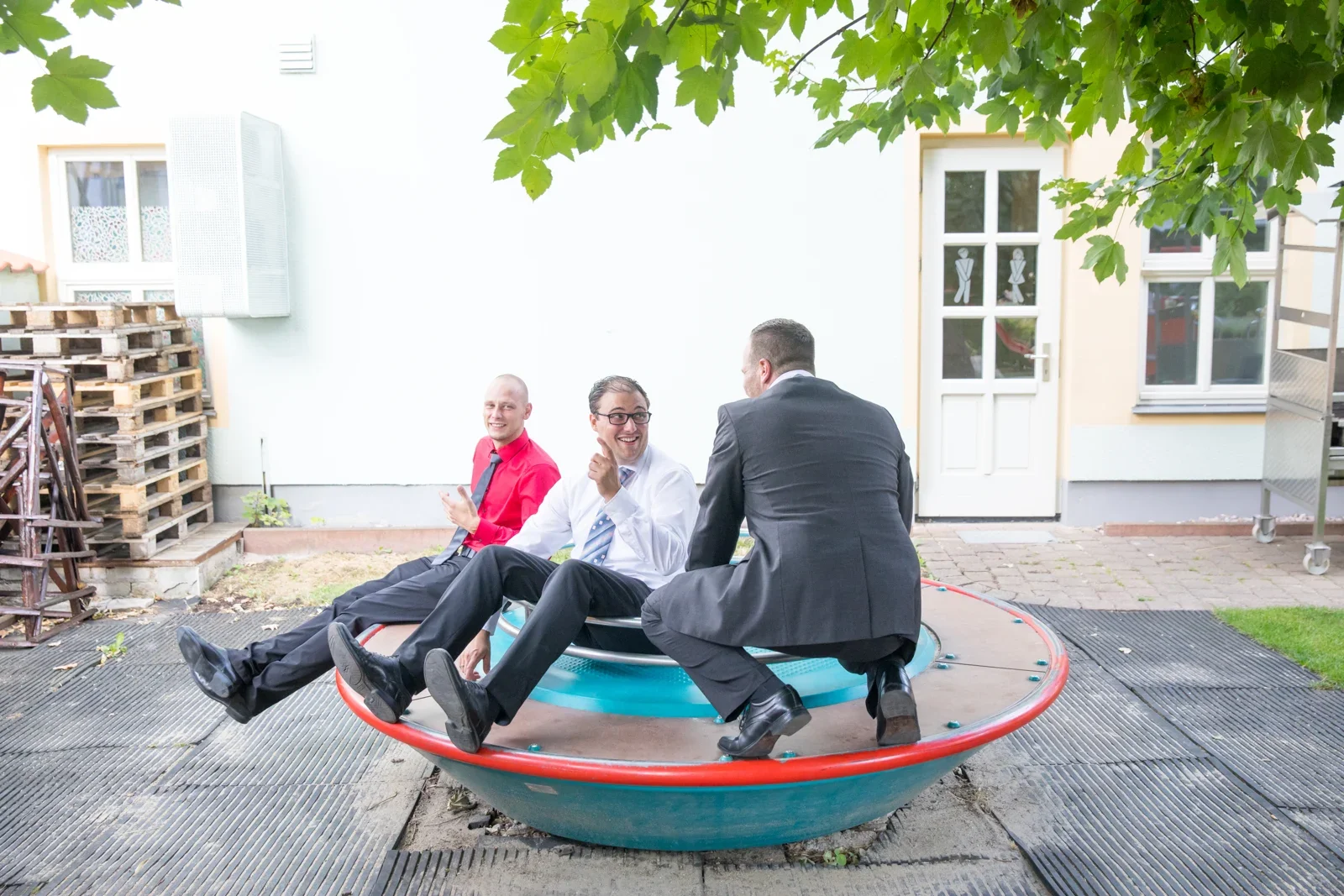 Ein kleiner Ausflug auf das Karussell – Hochzeit von Dana und Matthias in Volkenroda und Mühlhausen