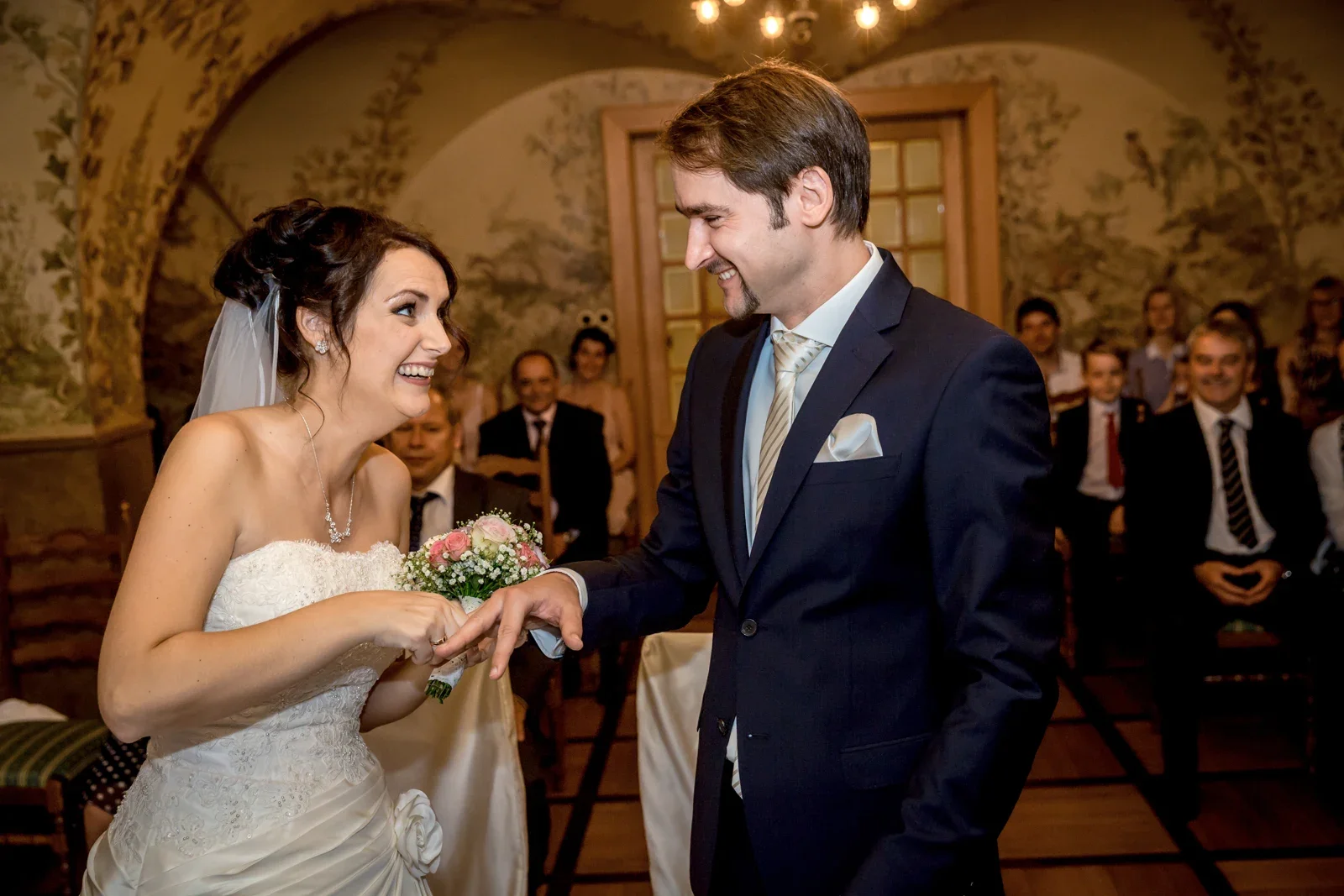 Ein Lächeln beim Ringwechsel – Hochzeit von Sabine und Robert auf der Wartburg und in Gotha
