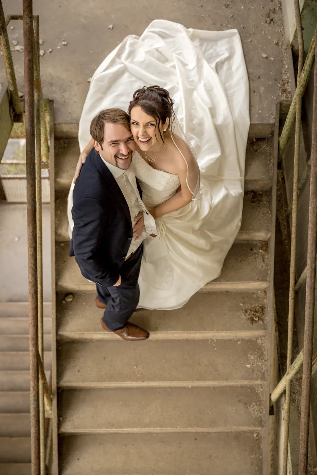 Huckepack die alte Treppe hinunter – Hochzeit von Sabine und Robert auf der Wartburg und in Gotha