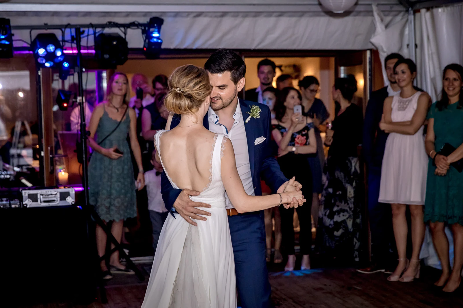 Brautpaar beim Hochzeitstanz