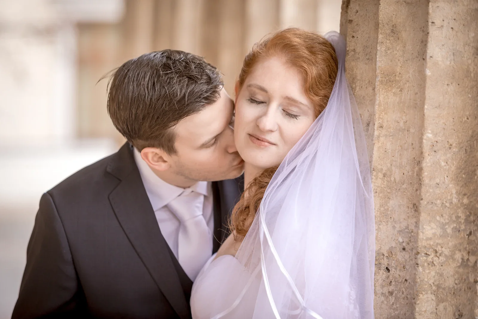 Ein vertrauter Moment beim Paarshooting – Novemberhochzeit von Johannes und Maria in Sondershausen
