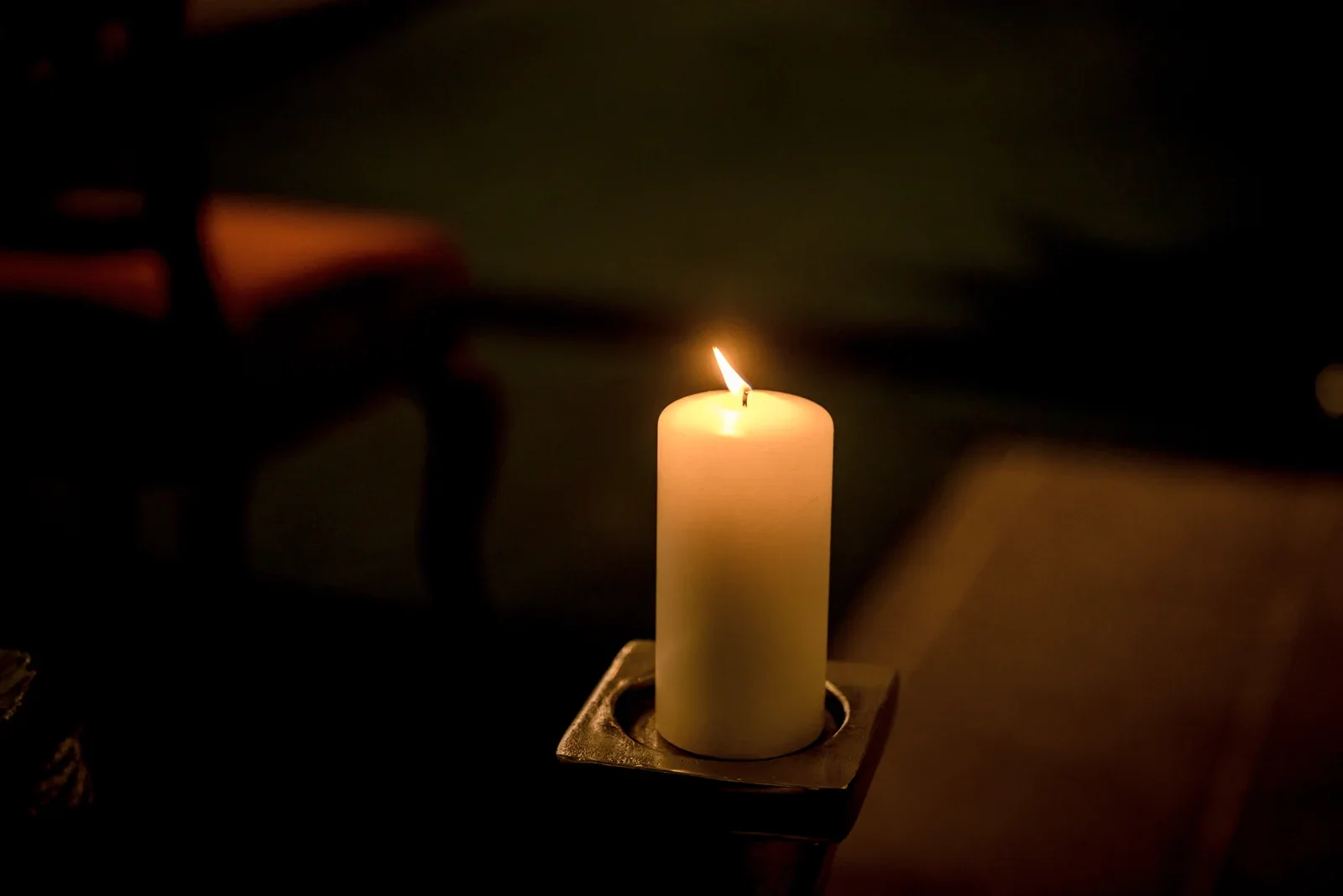 Kerzenlicht in St. Trinitatis – Novemberhochzeit von Johannes und Maria in Sondershausen