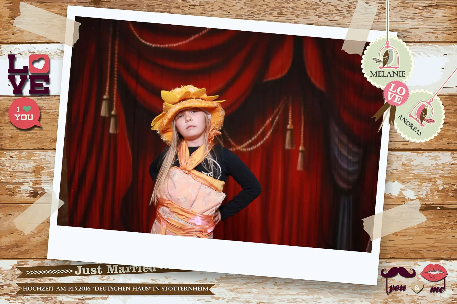 Fotobox-Portrait mit Cowboyhut im Hochzeitslayout – Beispiel aus der Fotobox-Galerie von Delf Zeh