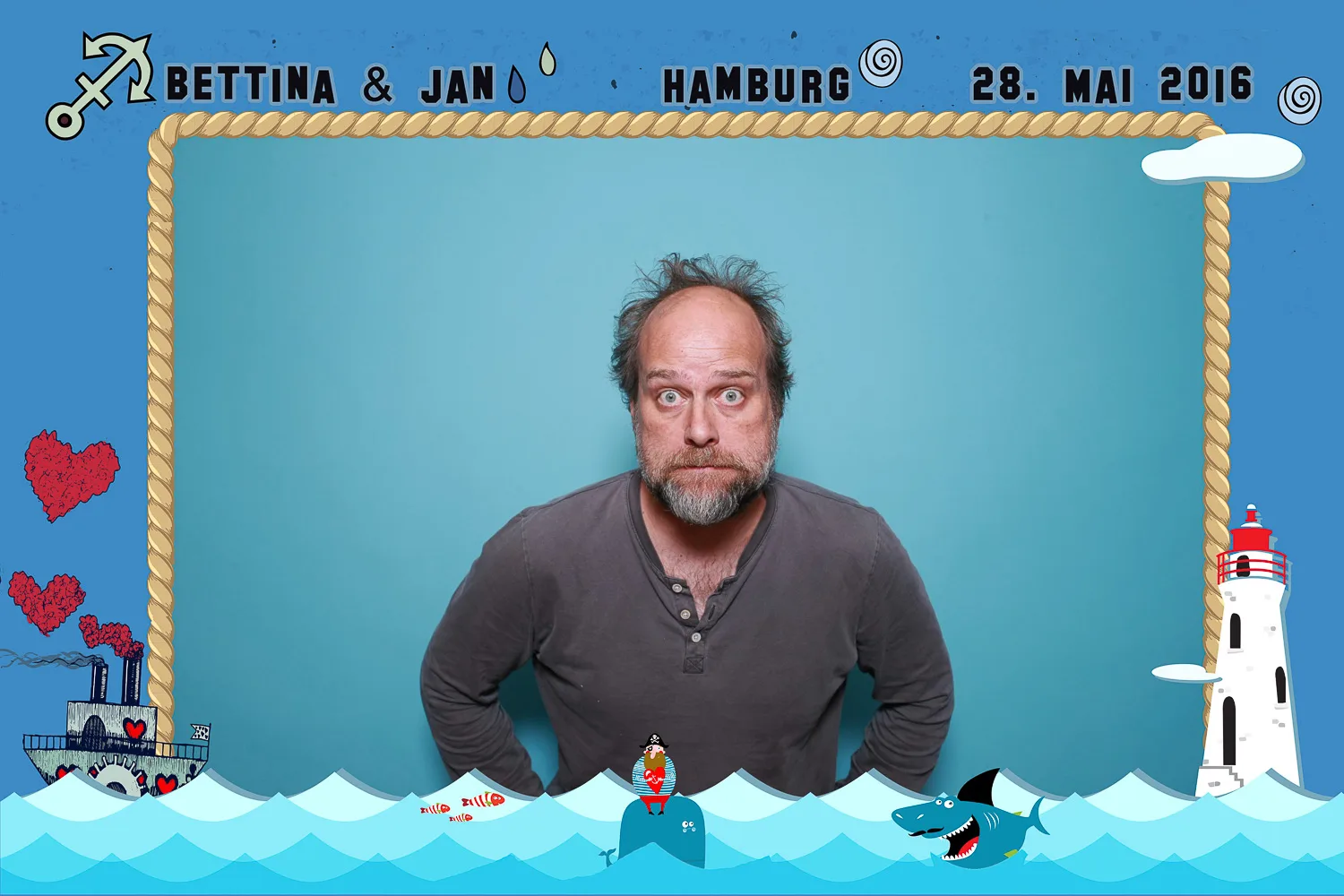 Fotobox-Portrait mit maritimem Bilderrahmen – Beispiel aus der Fotobox-Galerie von Delf Zeh