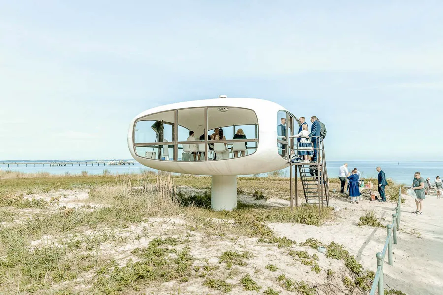 Strandhochzeit in Binz – Hochzeitsfotos von Jennifer und Matze – Aufnahme 10 von Delf Zeh