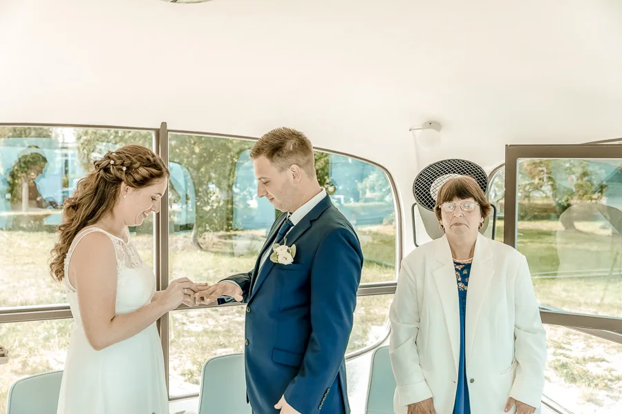 Strandhochzeit in Binz – Hochzeitsfotos von Jennifer und Matze – Aufnahme 13 von Delf Zeh