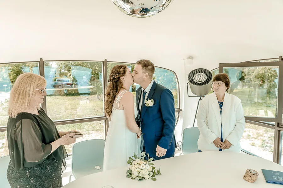 Strandhochzeit in Binz – Hochzeitsfotos von Jennifer und Matze – Aufnahme 14 von Delf Zeh