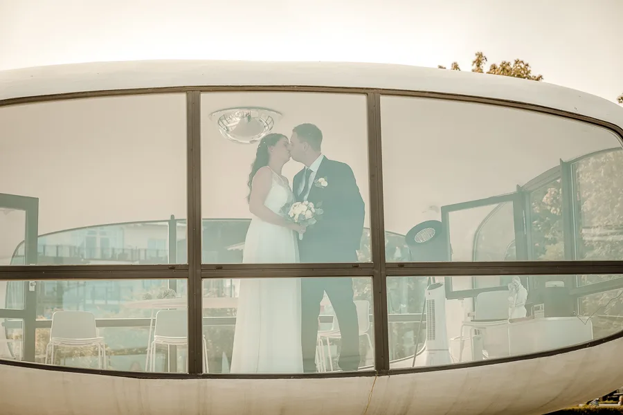 Strandhochzeit in Binz – Hochzeitsfotos von Jennifer und Matze – Aufnahme 17 von Delf Zeh