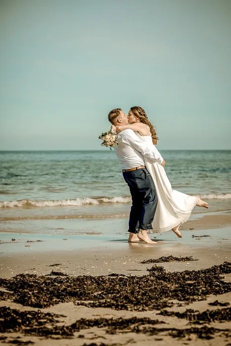 Strandhochzeit in Binz – Hochzeitsfotos von Jennifer und Matze – Aufnahme 24 von Delf Zeh
