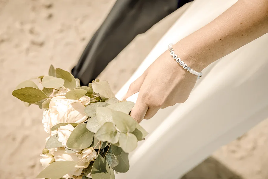 Strandhochzeit in Binz – Hochzeitsfotos von Jennifer und Matze – Aufnahme 30 von Delf Zeh