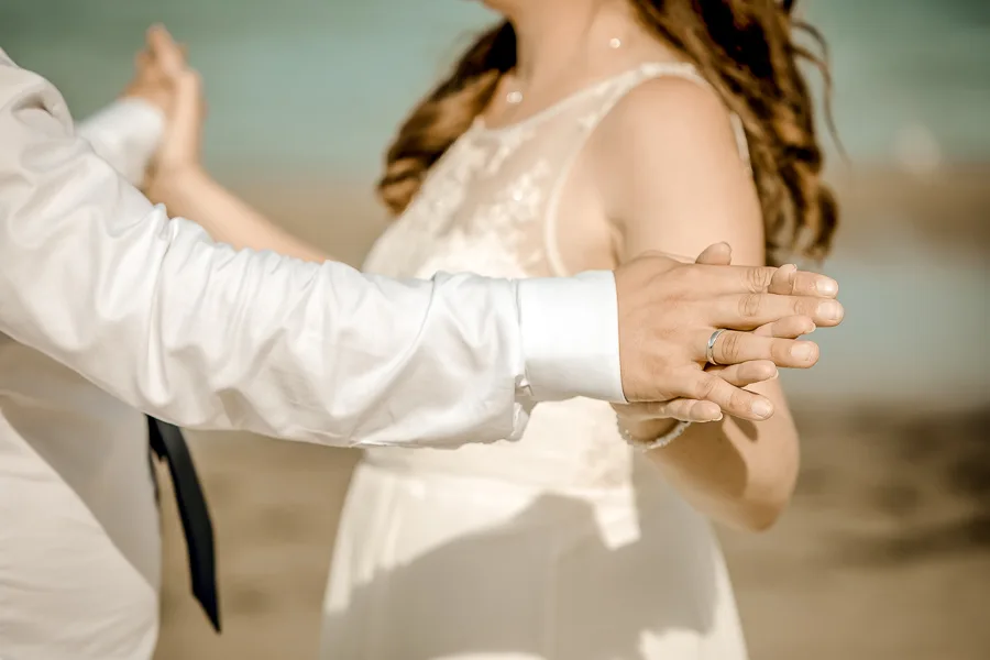 Strandhochzeit in Binz – Hochzeitsfotos von Jennifer und Matze – Aufnahme 32 von Delf Zeh