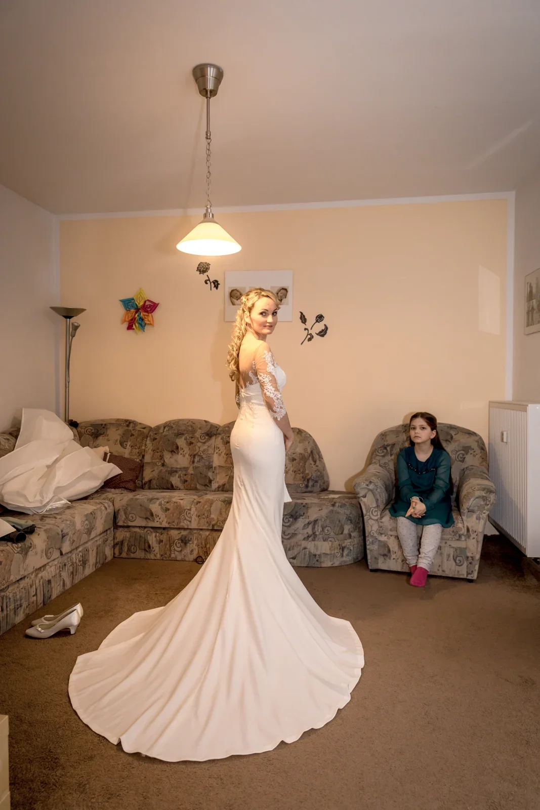 Anika ist bereit für ihren Hochzeitstag – Winterhochzeit von Anika und Marcus auf Schloss Ettersburg und in Weimar