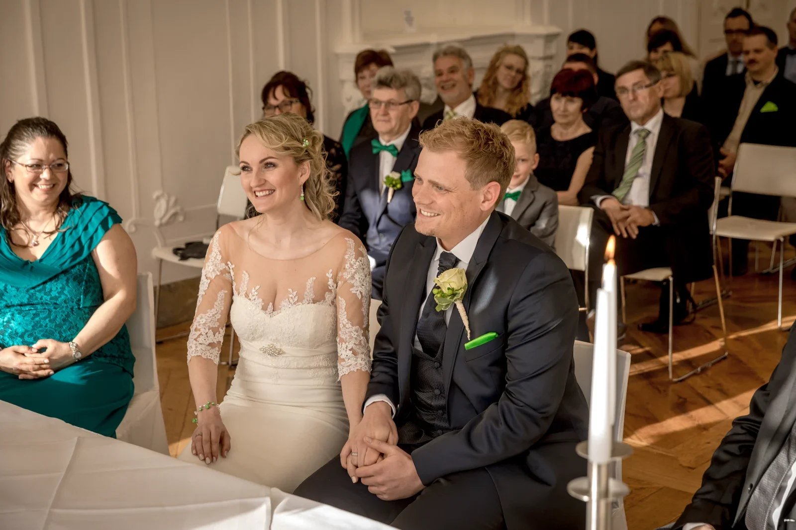 Anika und Marcus nach dem Ja-Wort – Winterhochzeit von Anika und Marcus auf Schloss Ettersburg und in Weimar